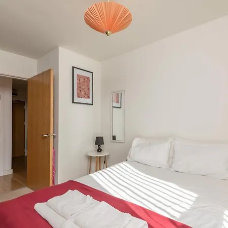 Lovely 1-Bed Apartment Close To Leeds City Centre